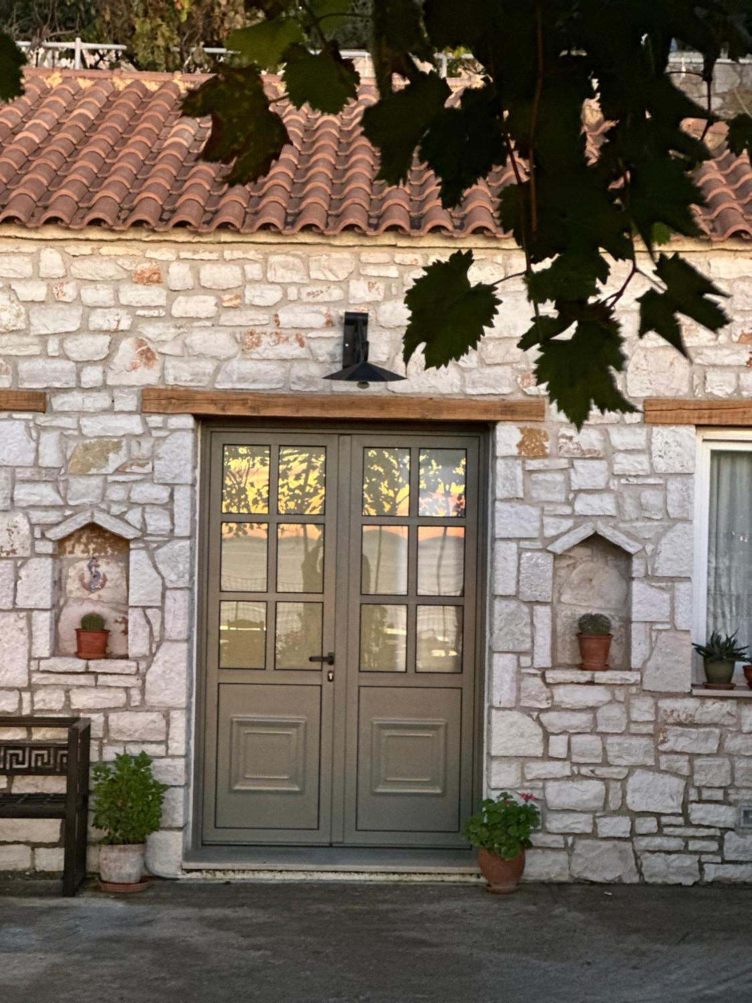 Elea Guesthouse Himarë Exterior foto